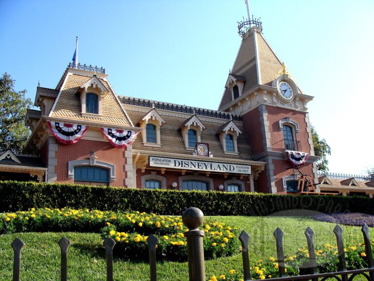 Disneyland inicia transição para pagamentos sem dinheiro em espécie após 70 anos de tradição