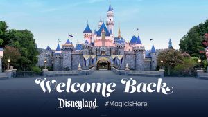 Os parques temáticos do Disneyland Resort estão novamente recebendo os convidados