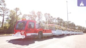 Trams colidem no Disneyland Resort