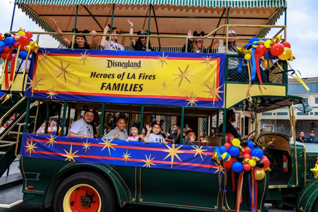 heroes of l a fires honored with cavalcade at disneyland photo 2