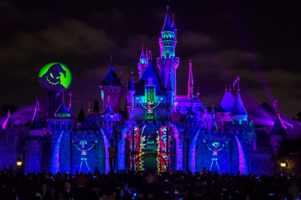 halloween screams disneyland resort