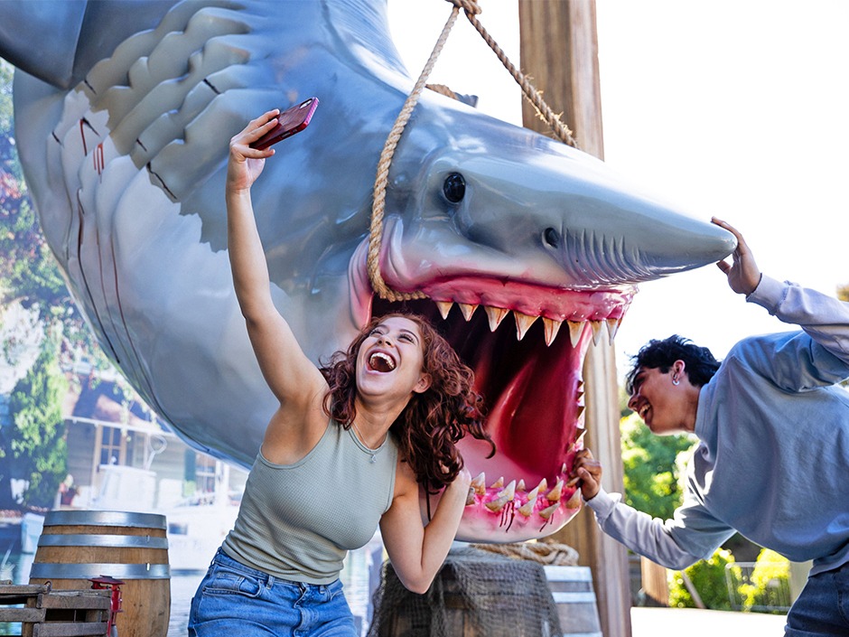 jaws mega movie summer at universal studios hollywood