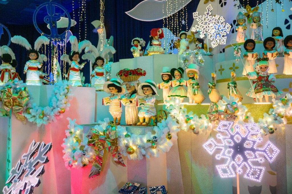imgi 57 holidays at disneyland resort 2025 its a small world
