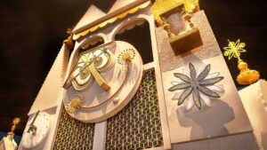 Letra inédita de “it’s a small world” estreia na cena final da atração