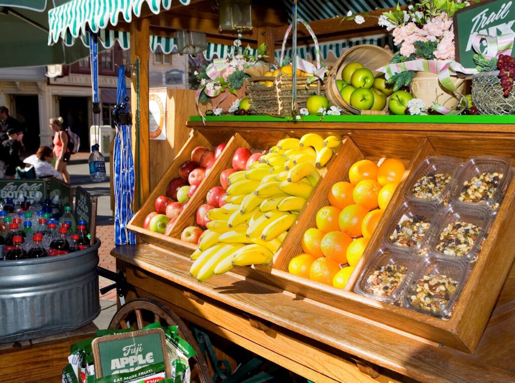 where to eat at disneyland park fruits cart