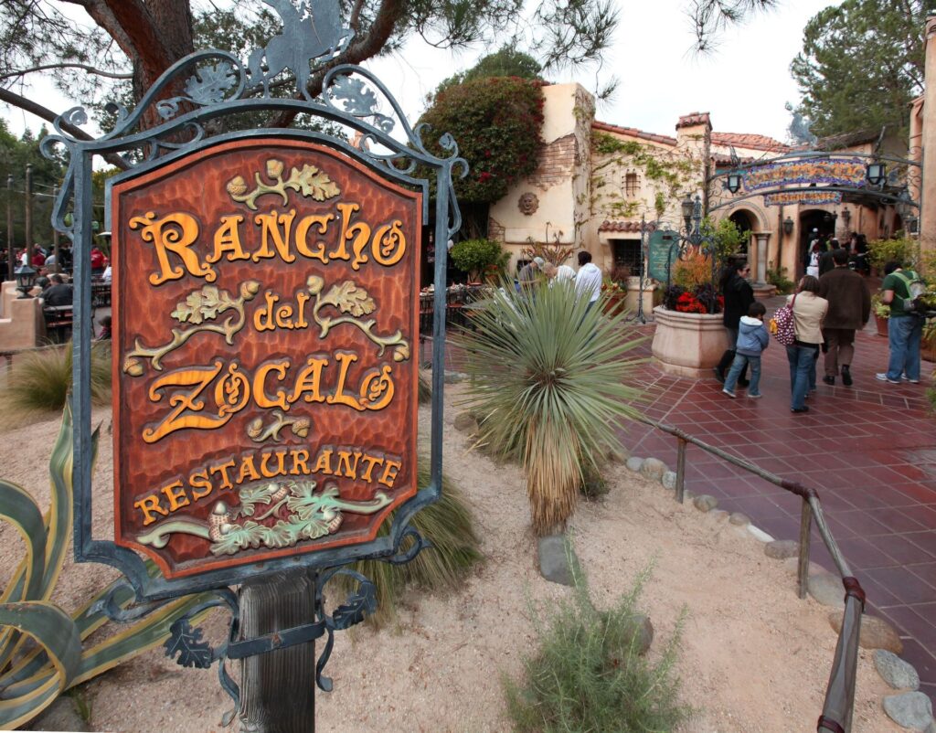 where to eat at disneyland park rancho del zocalo restaurante