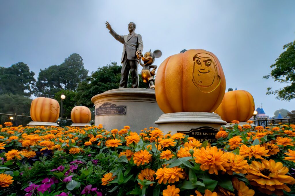 halloween characters to spot at disneyland 4