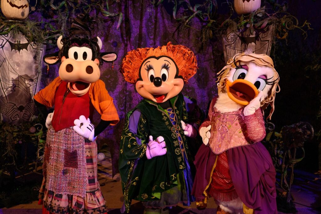 imgi 72 minnie mouse daisy duck and clarabelle cow as the sanderson sisters