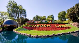 Disney anuncia reabertura do clássico Storybook Land Canal Boats com novidade inspirada em “Enrolados”