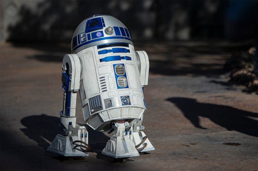 R2-D2 - Star Wars Galaxy’s Edge - Disneyland