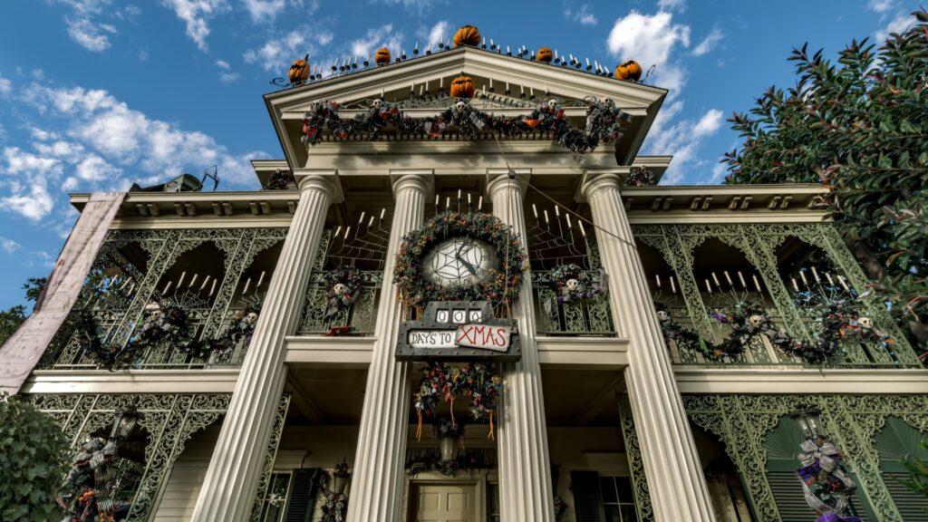 Haunted Mansion - Holidays at Disneyland Resort