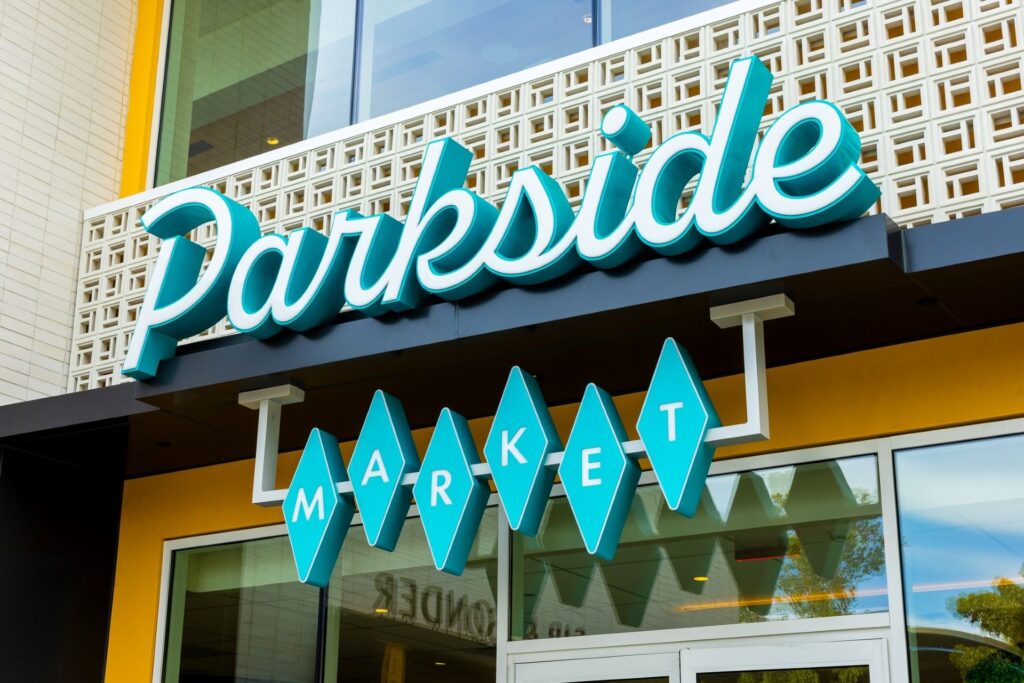 Parkside Market - Downtown Disney