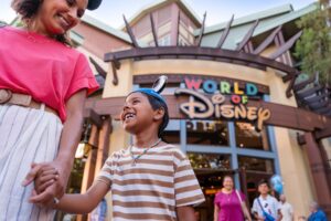 Downtown Disney amplia opções de gastronomia, compras e lazer no Disneyland Resort